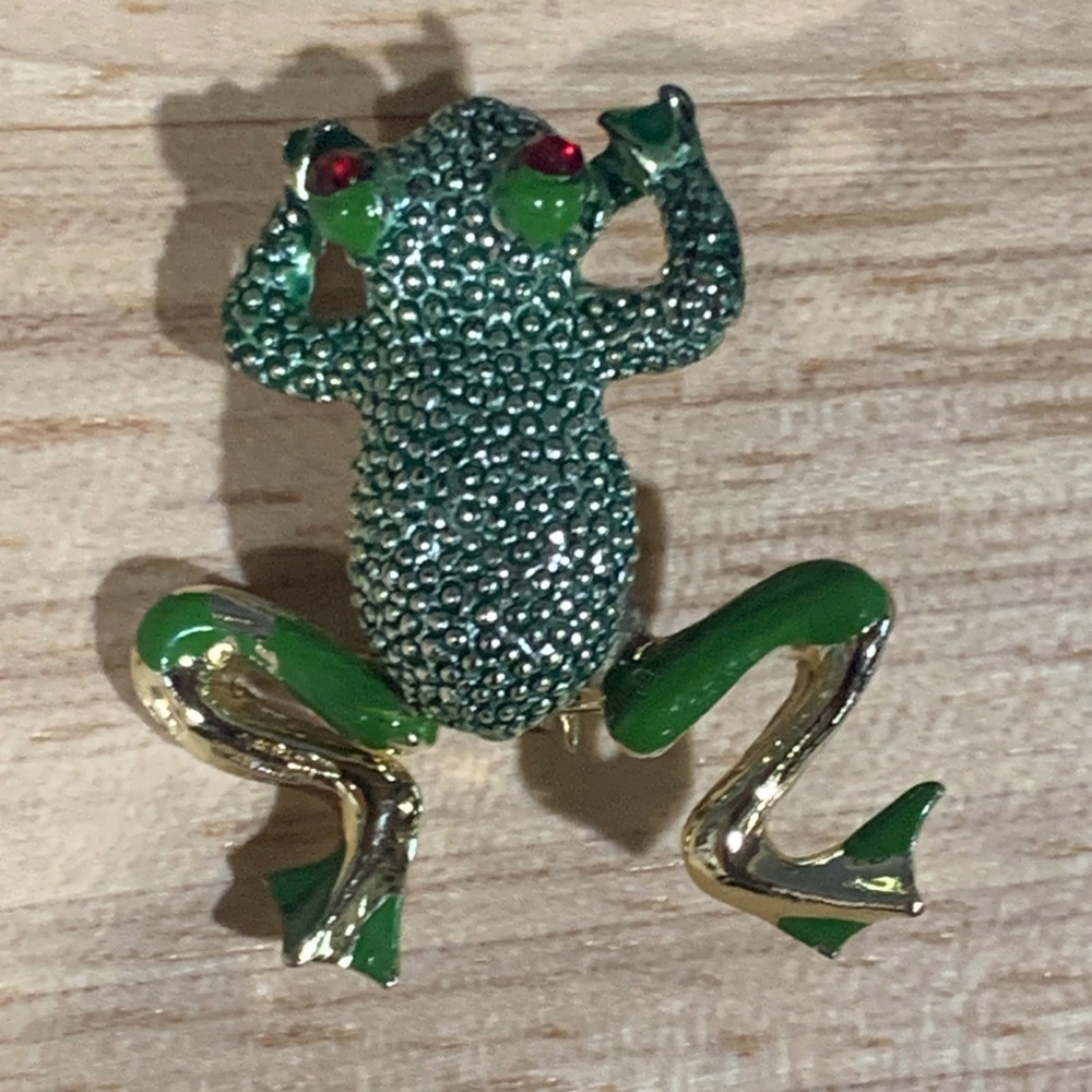 Vintage Frog Brooch With Dangle Legs Womens Green Enamel Red Eye Goblincore